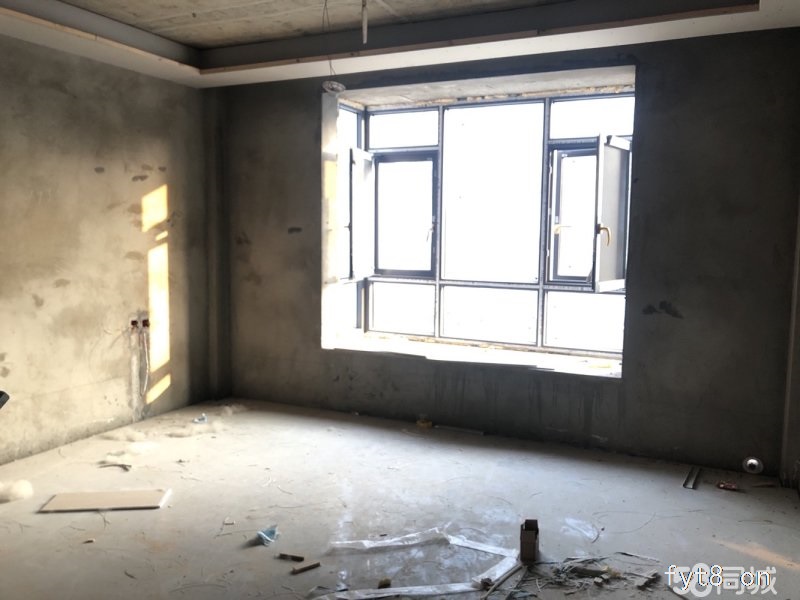 幸福家园复试别墅一共300平方左右产证齐全可按揭位置好