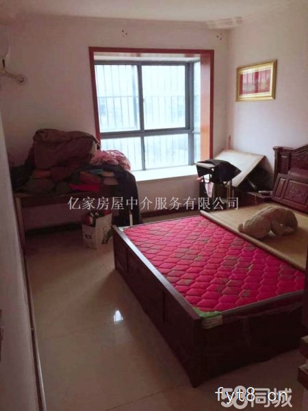 现代商贸城3房急售,飞机户型双卫,有钥匙送家具家电